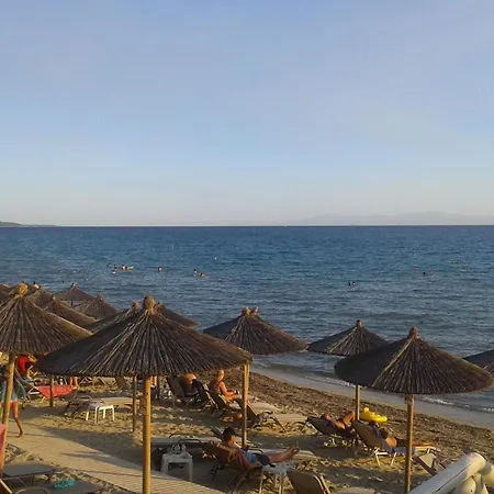 τριώροφη ελάνη بيت للعطل *