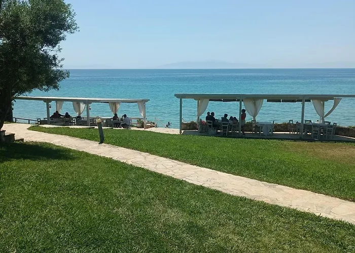 3-Storey Maisonette In Elani * Elani