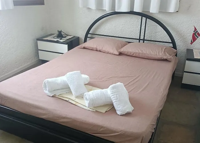 3-Storey Maisonette In Elani * Elani