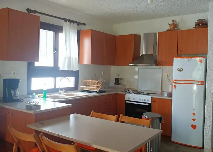 3-Storey Maisonette In Elani Сasa de vacaciones